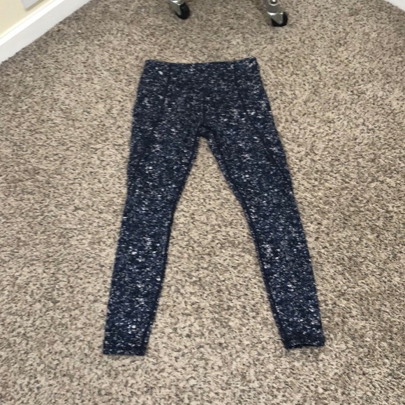 Athleta Stash Pocket Cropped Leggings Size Small Navy Blue Sandstone Print - Picture 2 of 10